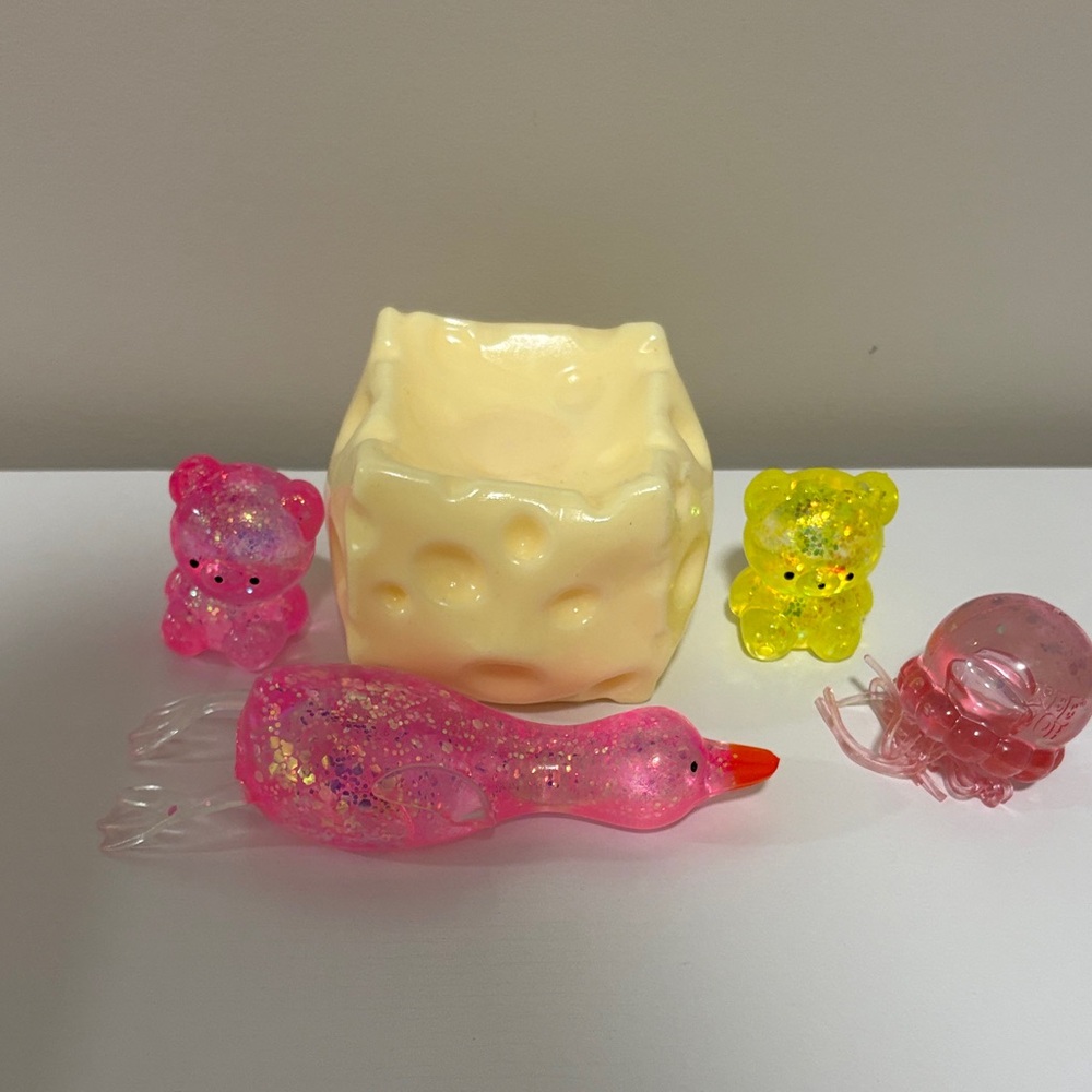 CHEESE most popular HTF Viral TikTok. Sparkle bear.Jellyfish that says “Needoh”